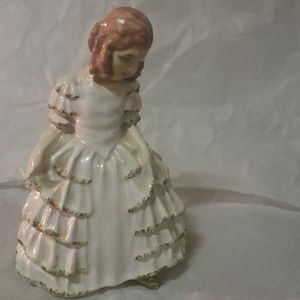 VINTAGE COLONIAL CURTSY GIRL IN PRETTY BLUE & WHIT
